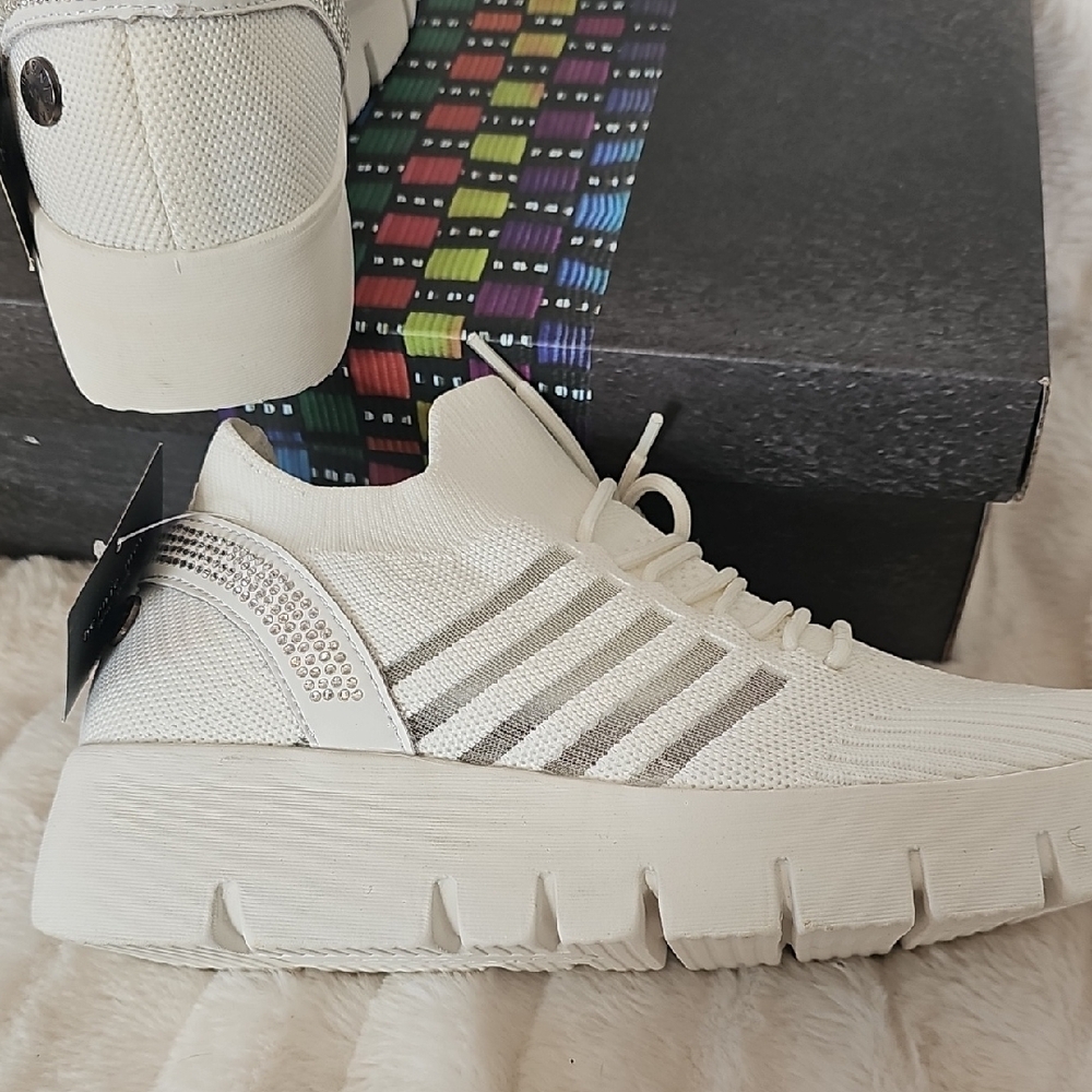 bernie mev. Women's Sneakers in Cream and Gray - Picture 8 of 12